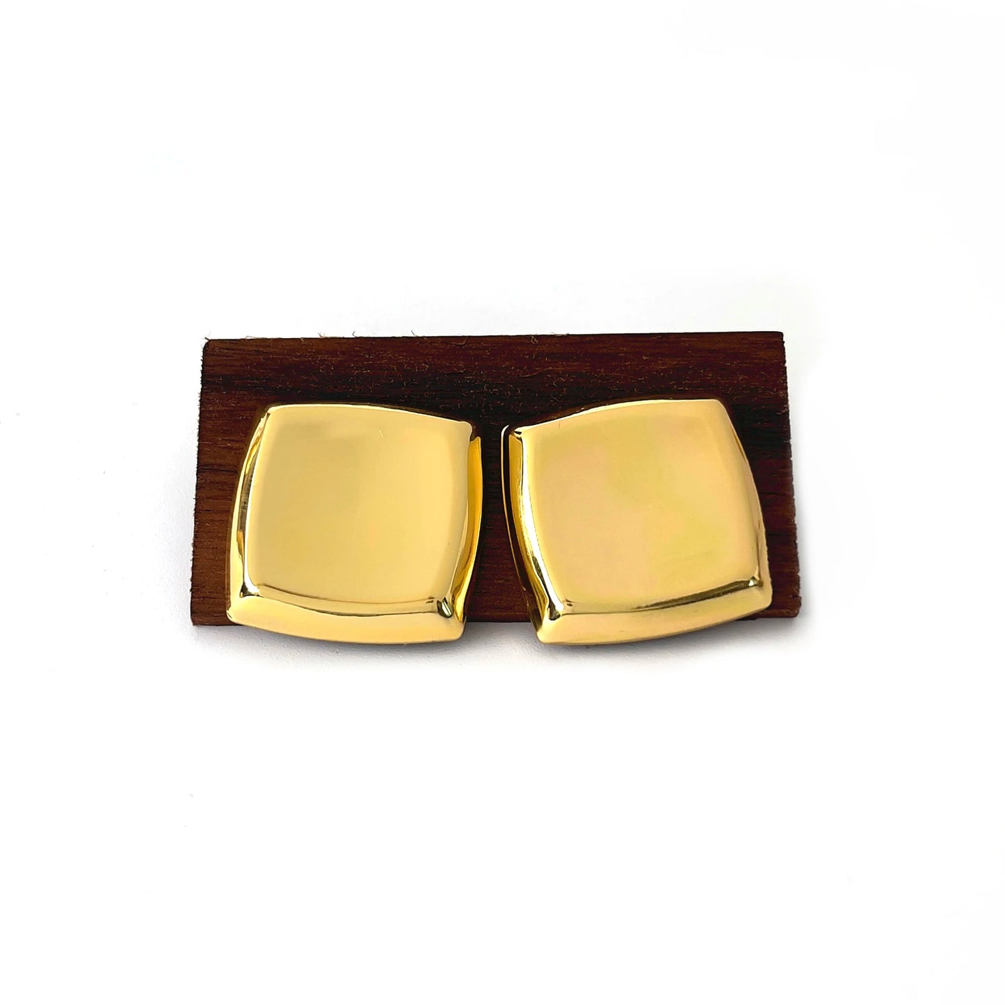 Arka Studs