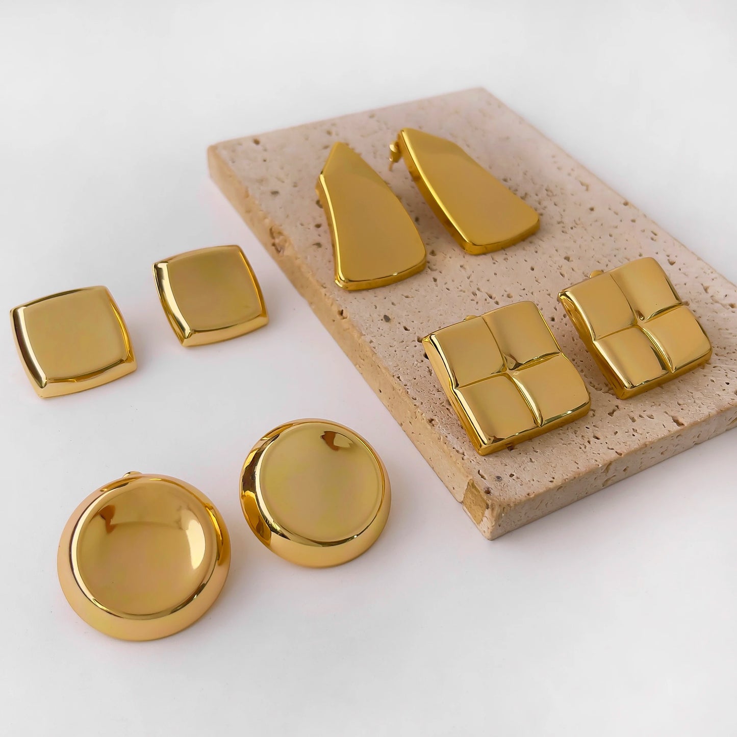 Arka Studs